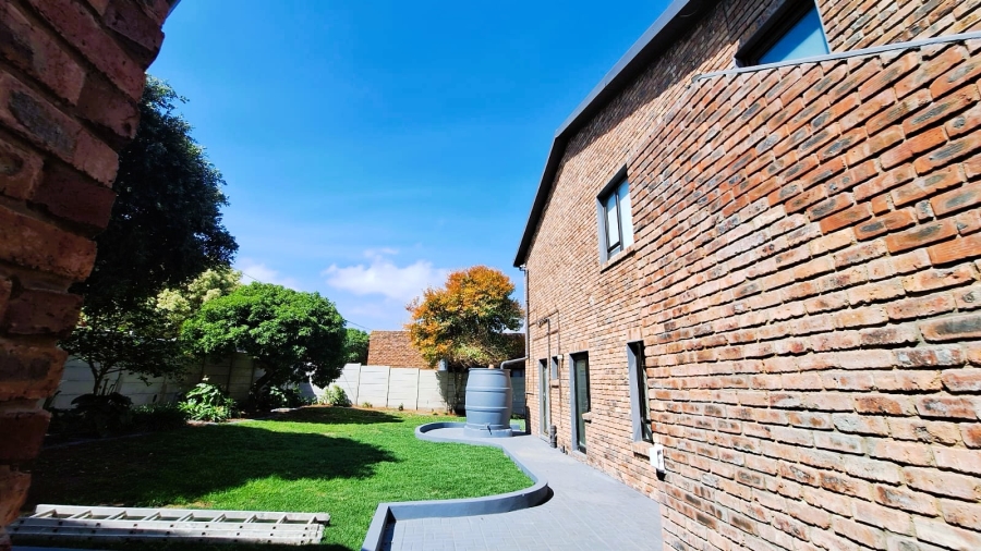 5 Bedroom Property for Sale in Stilbaai Wes Western Cape